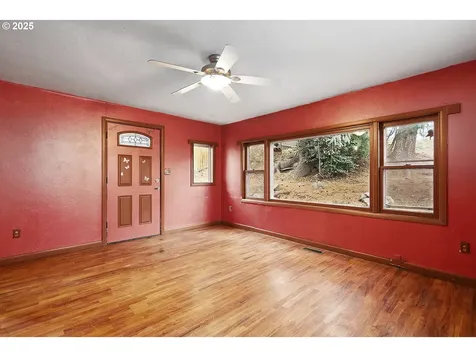 319 W 13th Street The Dalles OR 97058