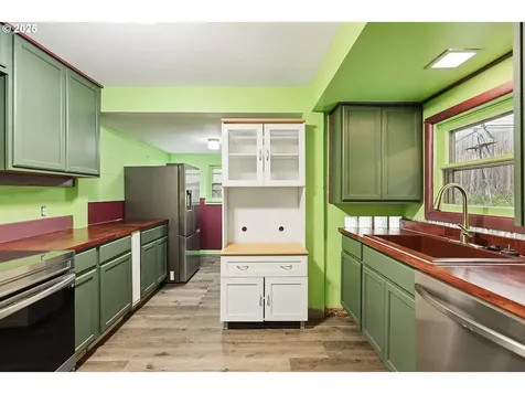 319 W 13th Street The Dalles OR 97058