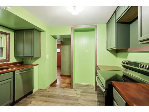 319 W 13th Street The Dalles OR 97058