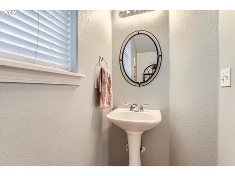 285 N 7th Avenue Cornelius OR 97113