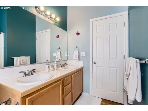 285 N 7th Avenue Cornelius OR 97113