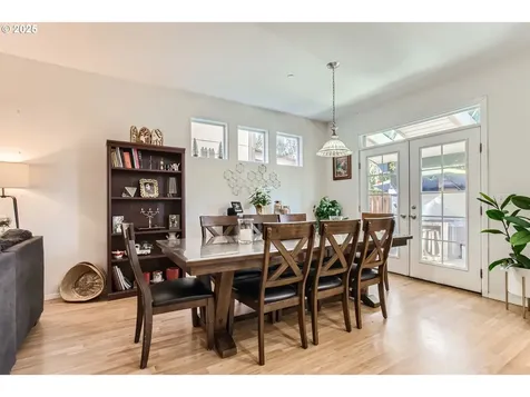 285 N 7th Avenue Cornelius OR 97113