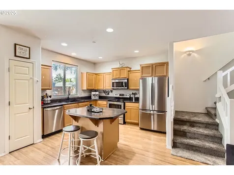 285 N 7th Avenue Cornelius OR 97113