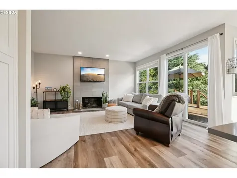2378 Falcon Drive West Linn OR 97068
