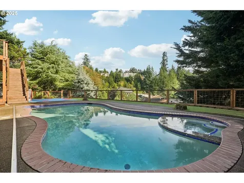 2378 Falcon Drive West Linn OR 97068