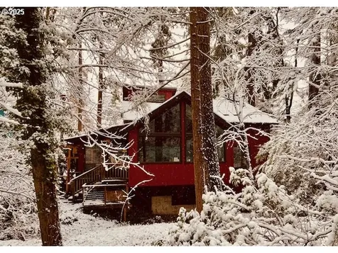 1952 W 27th Place Eugene OR 97405