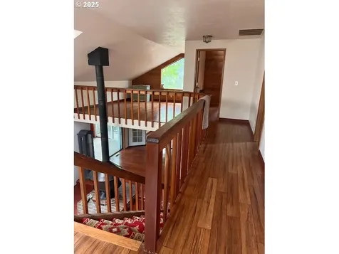 1952 W 27th Place Eugene OR 97405