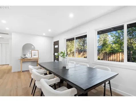 16011 Parker Road Lake Oswego OR 97035