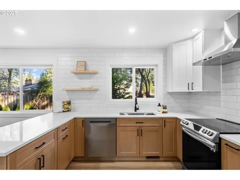 16011 Parker Road Lake Oswego OR 97035