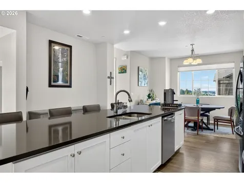 7162 NW Elise Avenue Portland OR 97229