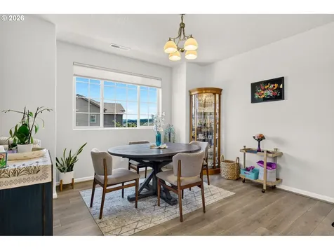 7162 NW Elise Avenue Portland OR 97229