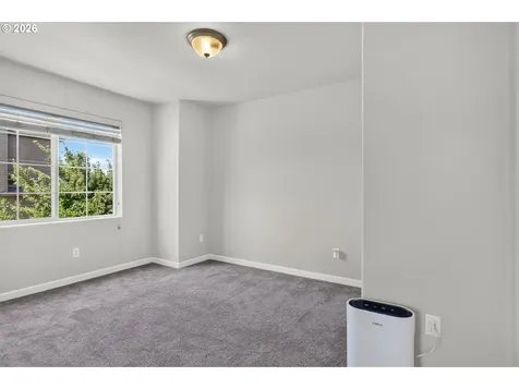 7162 NW Elise Avenue Portland OR 97229