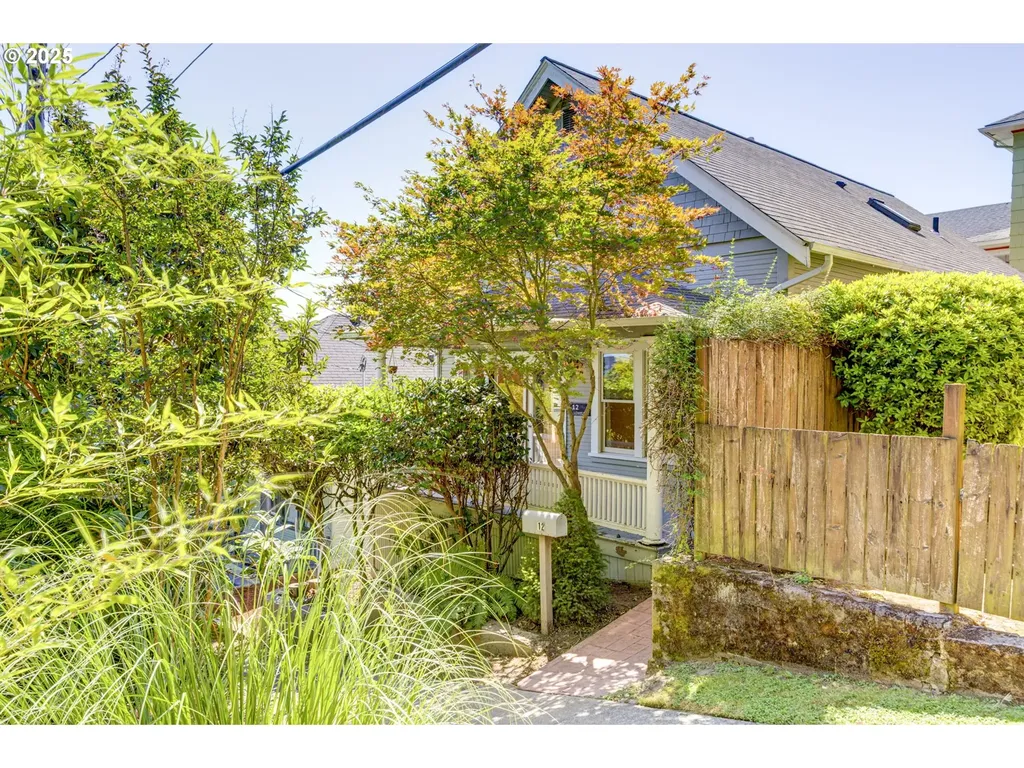 12 S Lowell Street Portland OR 97239