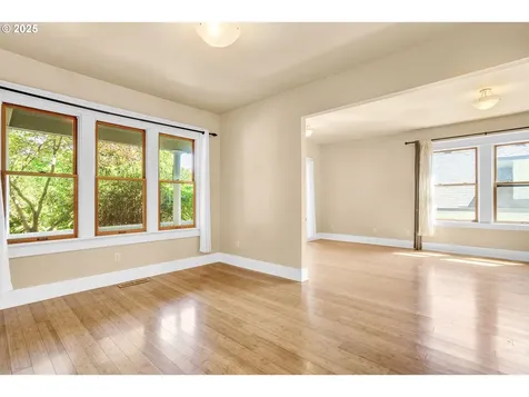 12 S Lowell Street Portland OR 97239