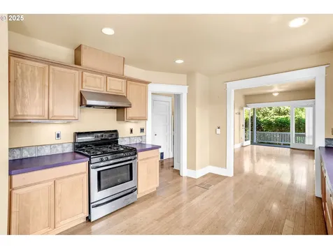 12 S Lowell Street Portland OR 97239