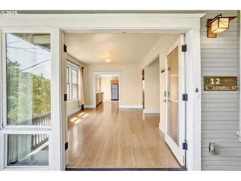 12 S Lowell Street Portland OR 97239