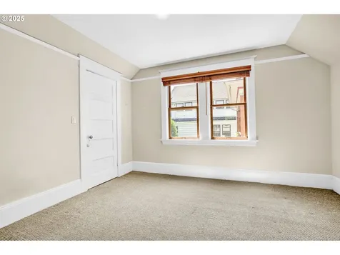 12 S Lowell Street Portland OR 97239