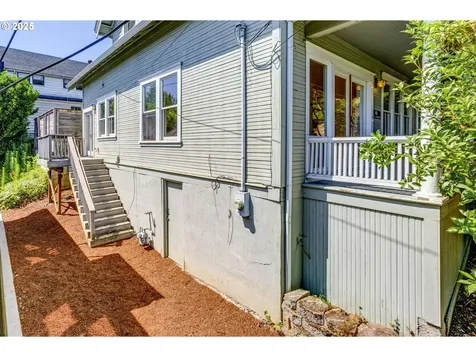 12 S Lowell Street Portland OR 97239