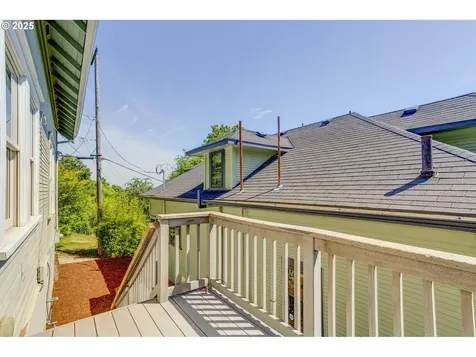 12 S Lowell Street Portland OR 97239