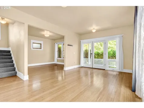 12 S Lowell Street Portland OR 97239
