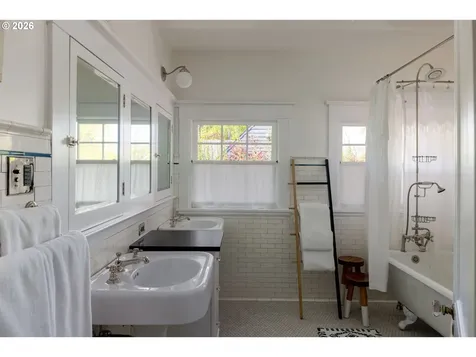 3303 NE 22nd Avenue Portland OR 97212
