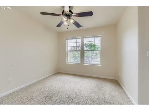 7912 NE Klickitat Street Portland OR 97213