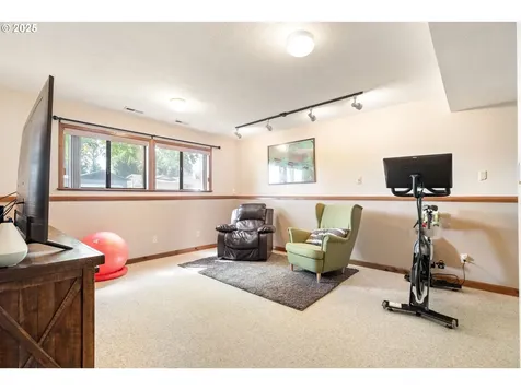 3807 E Coffey Lane Newberg OR 97132