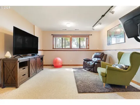 3807 E Coffey Lane Newberg OR 97132