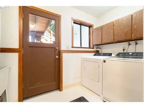 3807 E Coffey Lane Newberg OR 97132