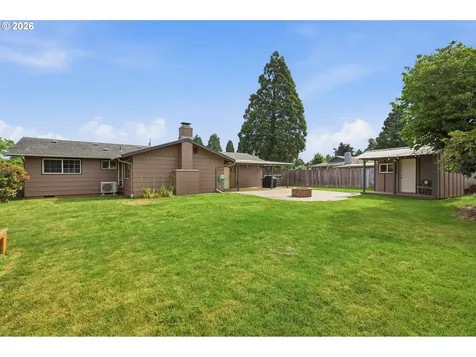 1082 Dondea Street Springfield OR 97478