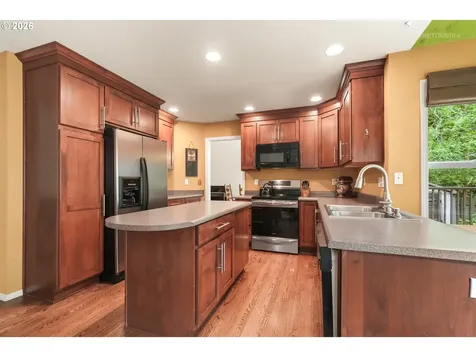 9606 SW 54th Avenue Portland OR 97219