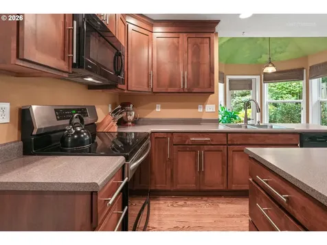 9606 SW 54th Avenue Portland OR 97219