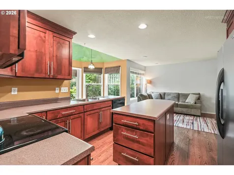 9606 SW 54th Avenue Portland OR 97219