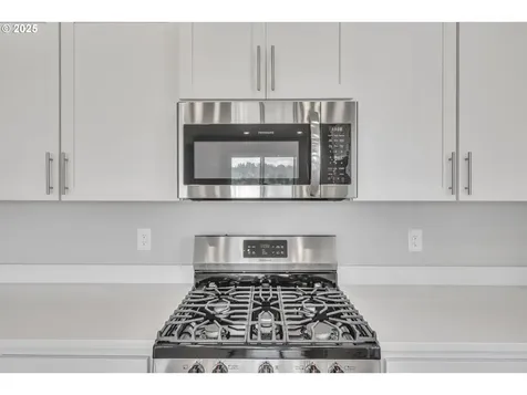 5698 Edward Court Albany OR 97321