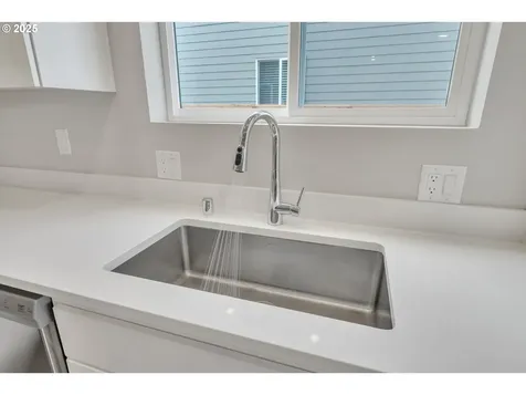 5698 Edward Court Albany OR 97321