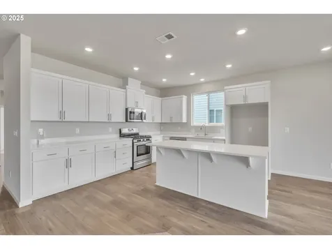 5698 Edward Court Albany OR 97321