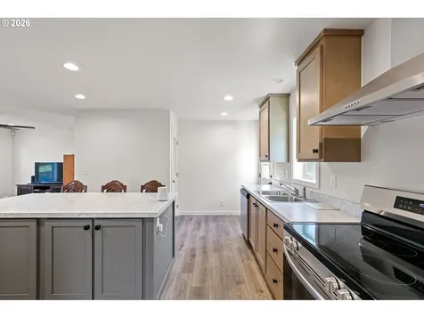 749 Douglas Street Yoncalla OR 97499