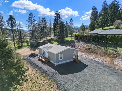 749 Douglas Street Yoncalla OR 97499
