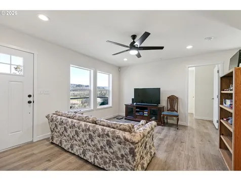 749 Douglas Street Yoncalla OR 97499