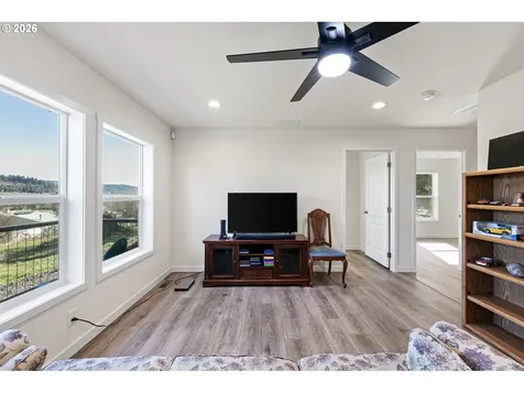 749 Douglas Street Yoncalla OR 97499