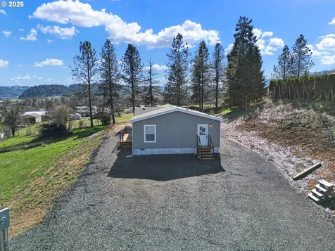 749 Douglas Street Yoncalla OR 97499