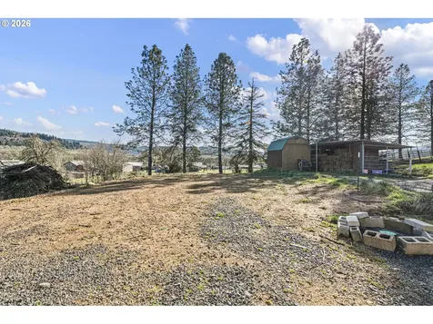 749 Douglas Street Yoncalla OR 97499