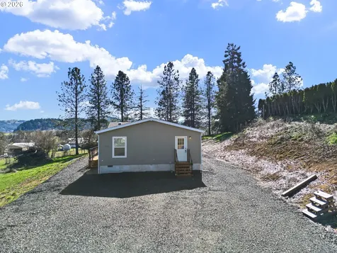 749 Douglas Street Yoncalla OR 97499