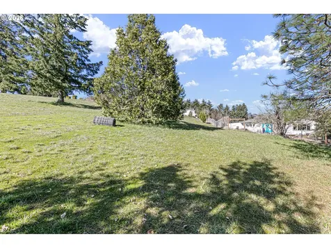 749 Douglas Street Yoncalla OR 97499