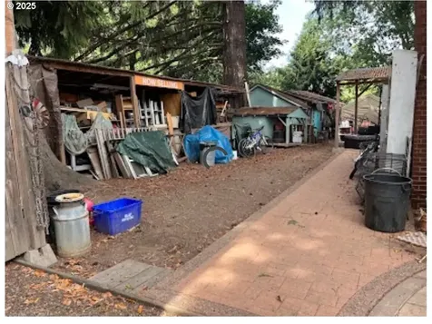 93 E Hillcrest Drive Eugene OR 97404