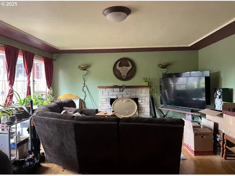93 E Hillcrest Drive Eugene OR 97404