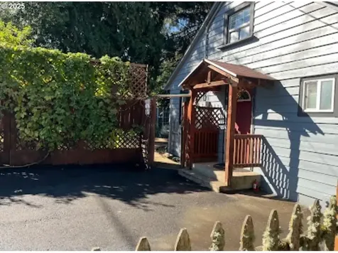 93 E Hillcrest Drive Eugene OR 97404
