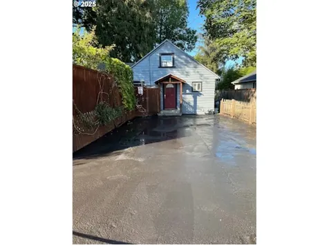 93 E Hillcrest Drive Eugene OR 97404