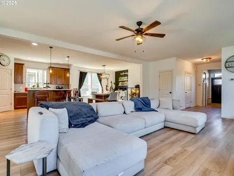 518 N 39th Place Ridgefield WA 98642