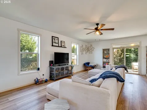 518 N 39th Place Ridgefield WA 98642
